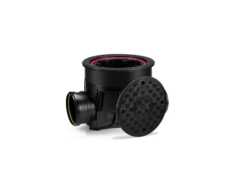 Kanalizacijski jašek z pokrovom