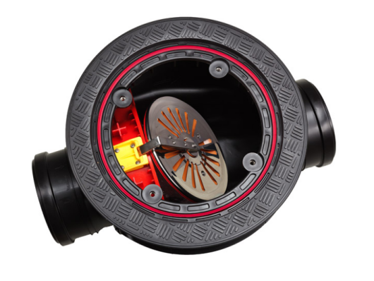 Jašek za kanalizacijo z nepovratno loputo